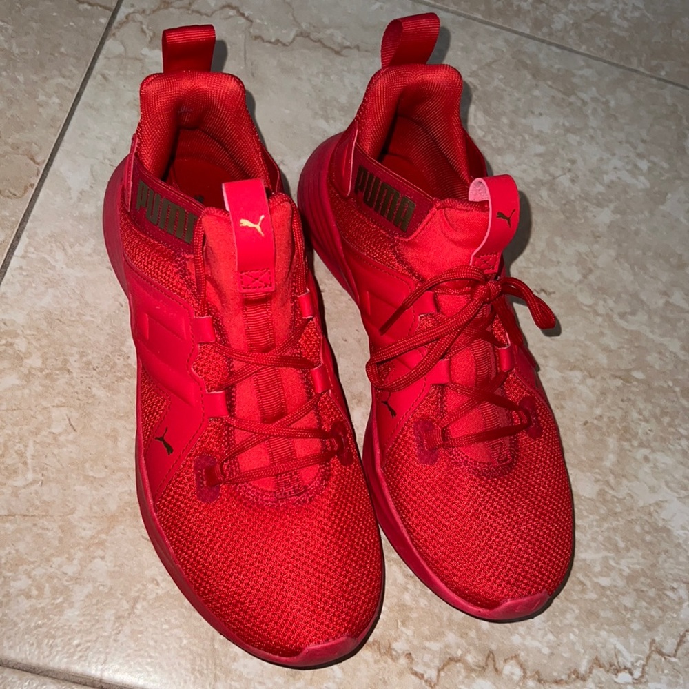 WOMENS PUMA SNEAKERS